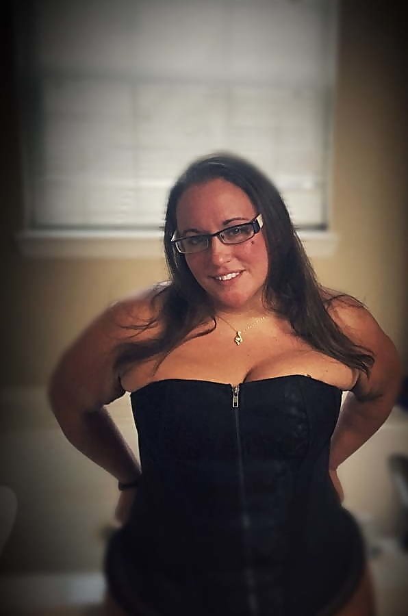 thick dumb slut  all her folds and her big clits #1FOzP4In