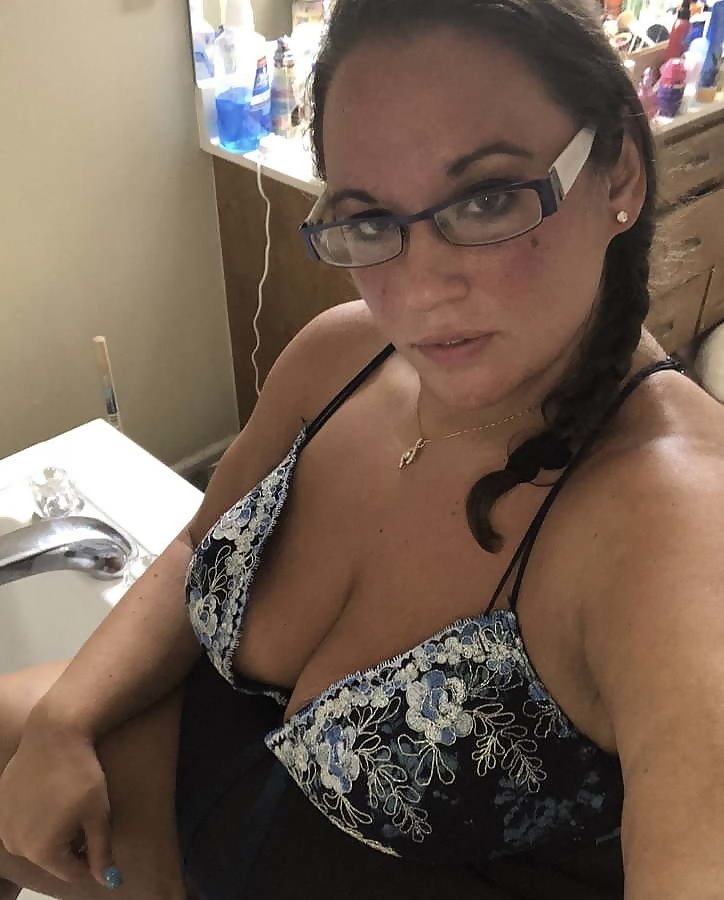 thick dumb slut  all her folds and her big clits #P09wcweP