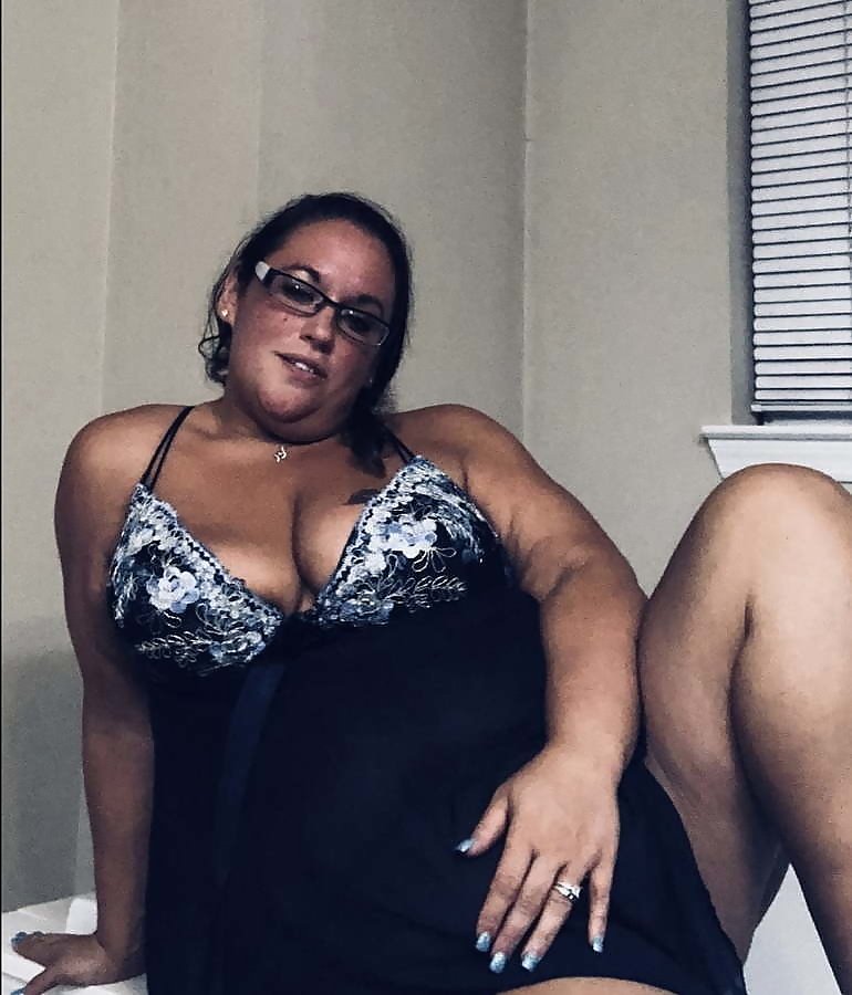 thick dumb slut  all her folds and her big clits #UFJOesqm