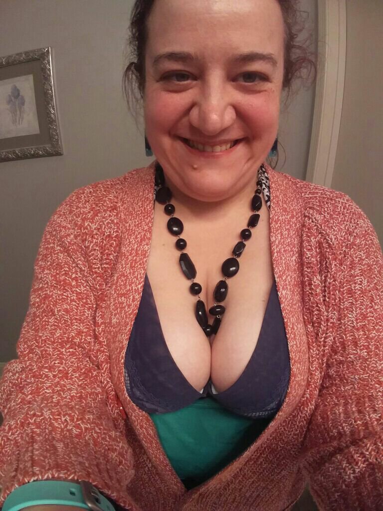 Curvy moms showing off #aY9CC3lM