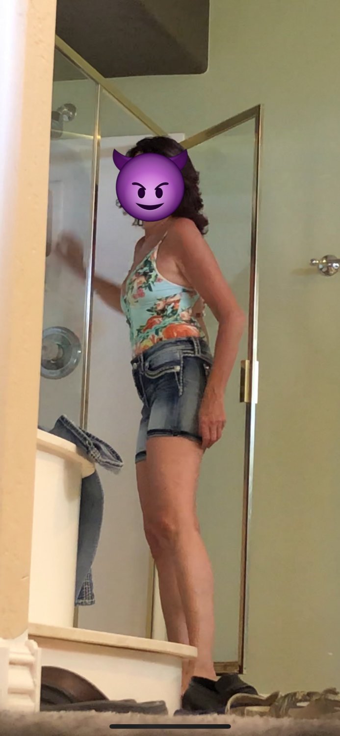 mom topless spy voyeur