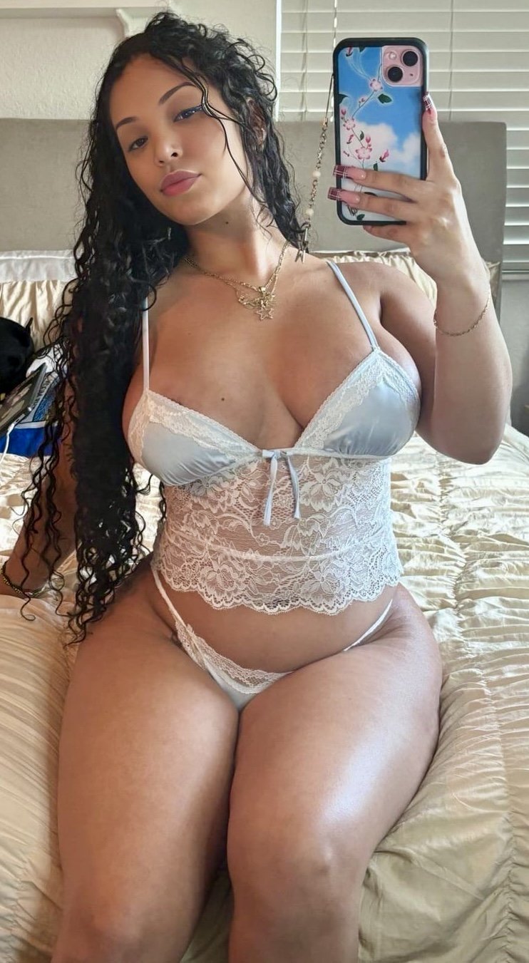 Sexy Latina’s #sF3r4B2Y