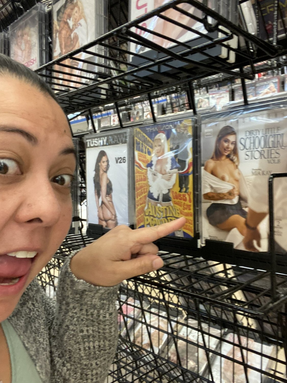 Her mom is excited of her daughter's latest porn release #tcEdA5Zh