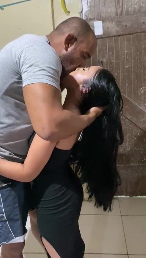 Corno chamou negão de 1,9O p fuder a esposa HOTWIFE MULHER ESPOSA NAMORADA MORENA LINDA GOSTOSA PUTA VADIA VAGABUNDA NINFETA NOVINHA TEEN CASAL CORNO AMADOR CUCKOLD INSTAGRAM CAIU VAZOU DOTA #PBw4RE23