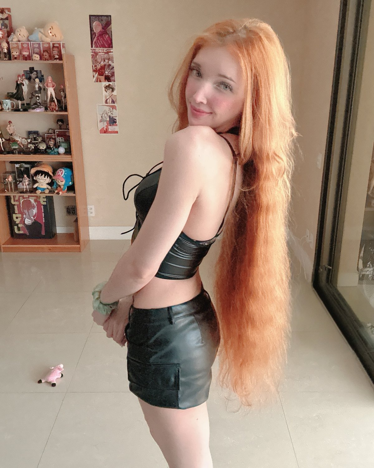 Hottest Brazilian tranny girl loves to cum in guy's mouth #Orf82XG7