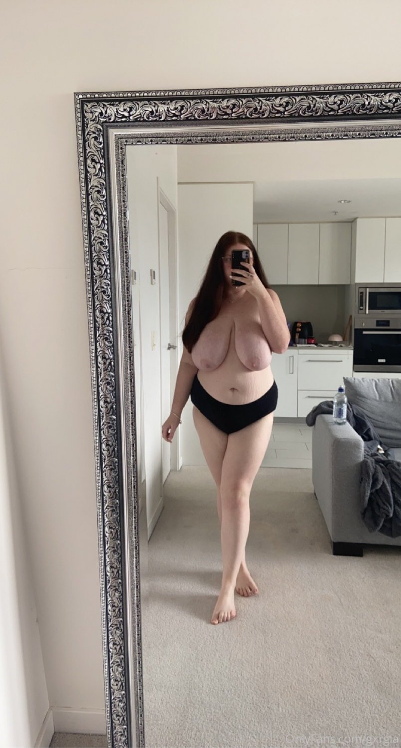 H U G E floppers on beautiful model - פxɹƃᴉɐ #Q3Rb7Im7